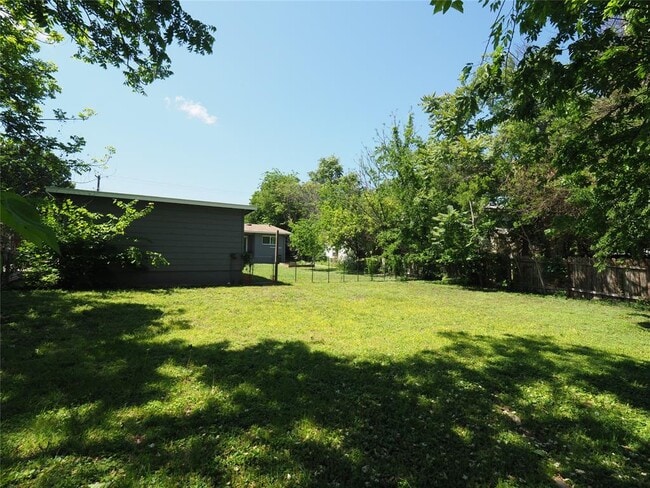 Building Photo - 4711 Bull Creek Rd