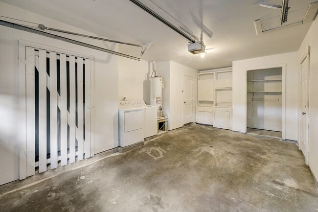 Building Photo - 5013 Verdome Ln