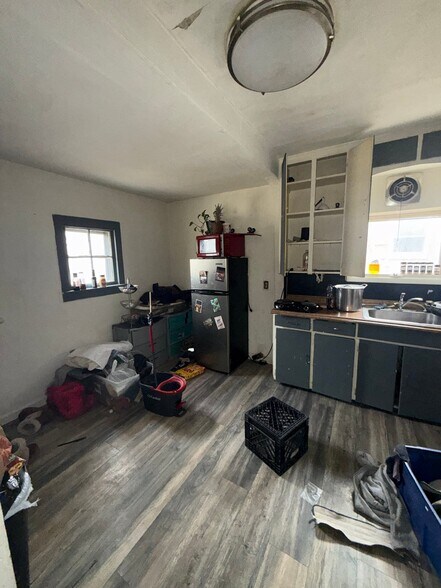 Building Photo - 1218 Pinehurst Ave