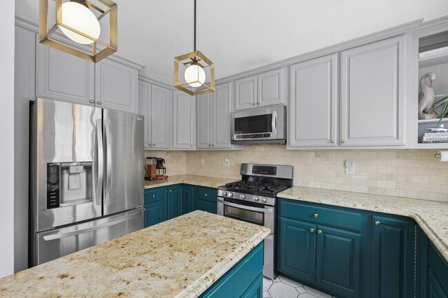 Building Photo - 16 Cedar Trail