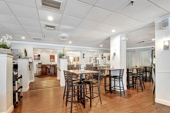 Building Photo - 3425 Via Poinciana