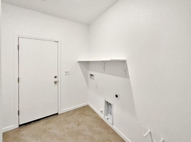 Building Photo - 12153 Alamosa Dr