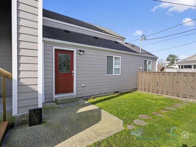 Building Photo - 849 1st Ave