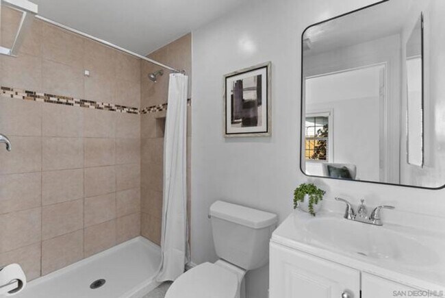 Building Photo - 8420-8424 Dallas St