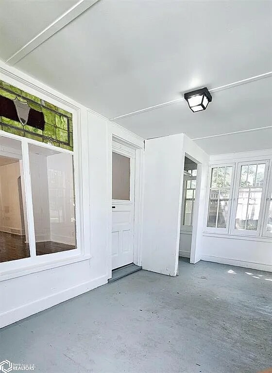 Building Photo - 107 E Vest St