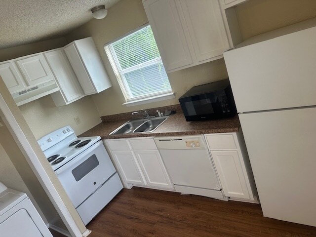 Building Photo - 8305 Garcreek Cir
