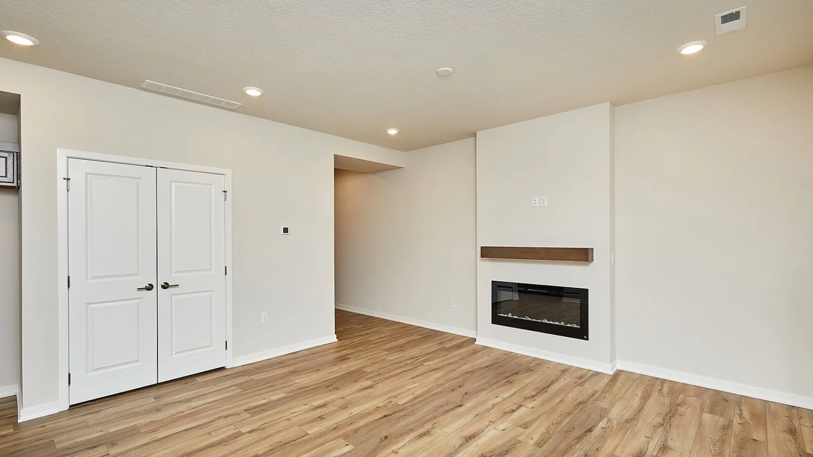 Building Photo - 623 Venice Ave
