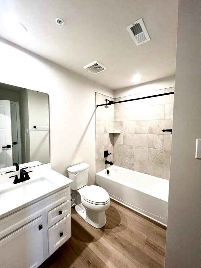 Building Photo - 32 Indian Field Ln