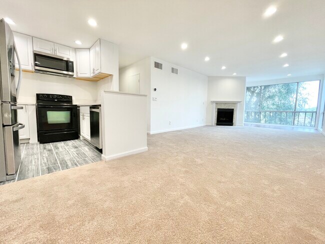 Primary Photo - 12720 Burbank Blvd