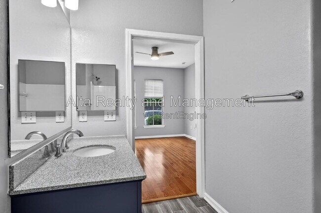 Building Photo - 8290 Gate Pkwy W