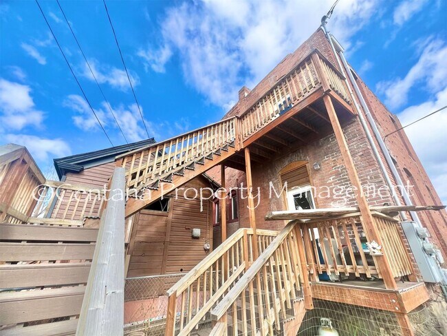 Building Photo - 600 S Montana St