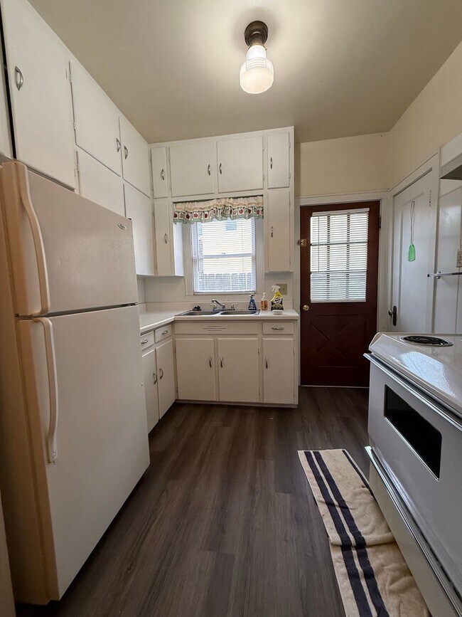 Building Photo - Cute and FURNISHED 1 bedroom, 1 bath duplex COMING SOON!!