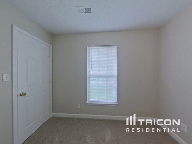 Building Photo - 4827 Hopewood Ln