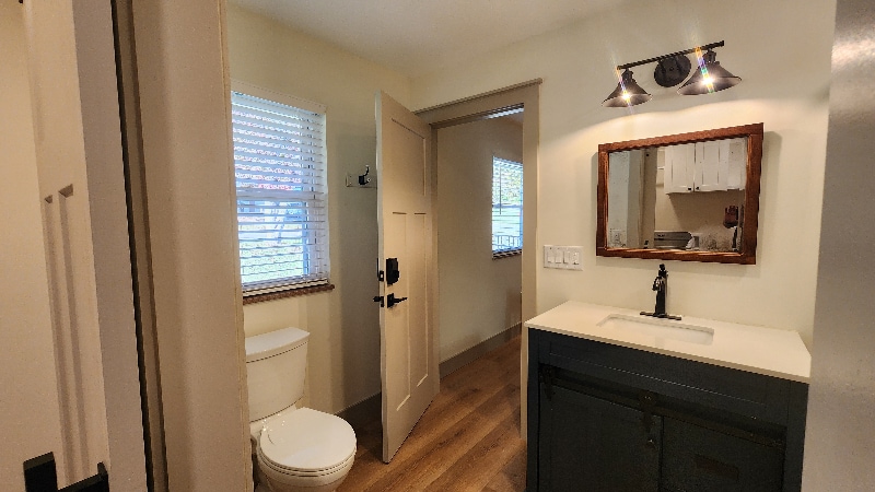 Building Photo - 1704 S Forest Dr