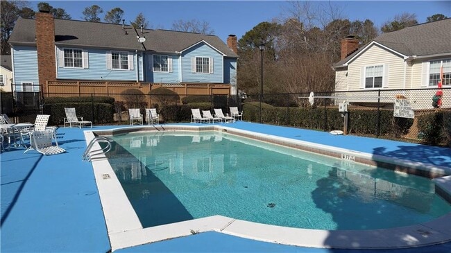 Building Photo - 5425 Village Green Square