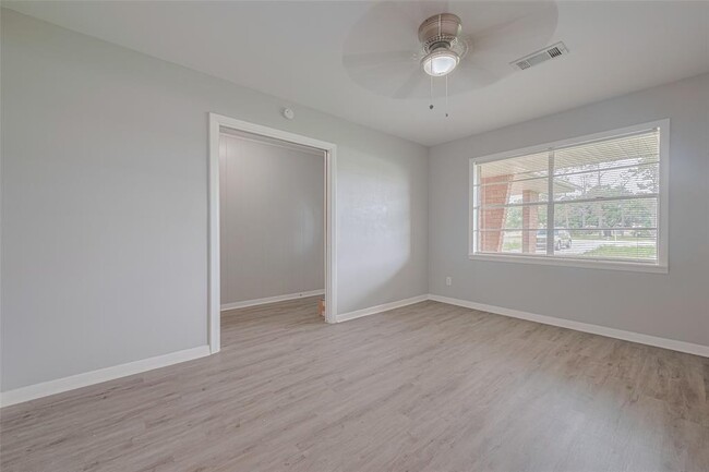 Building Photo - 16316 TX-36