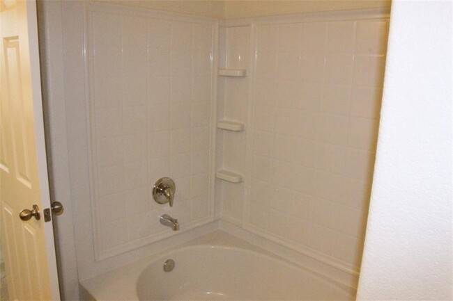 Building Photo - 1708 Uhland Dr
