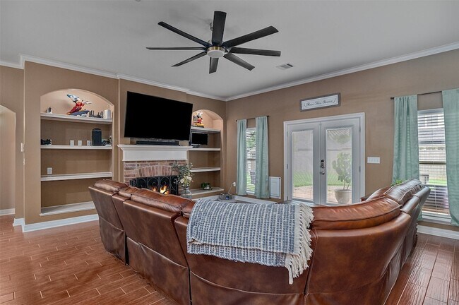 Building Photo - 2324 Tallgrass Cir