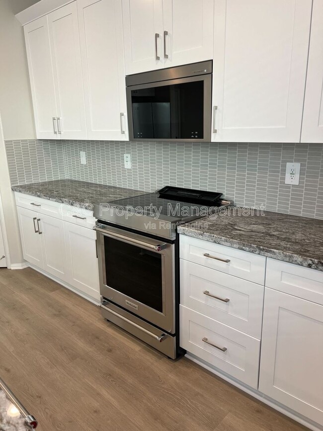 Building Photo - 2084 Mandarin Ln