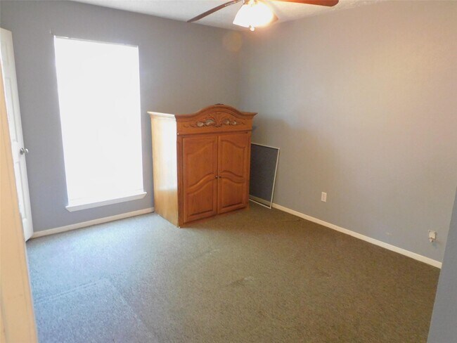Building Photo - 1338 Leadenhall Cir