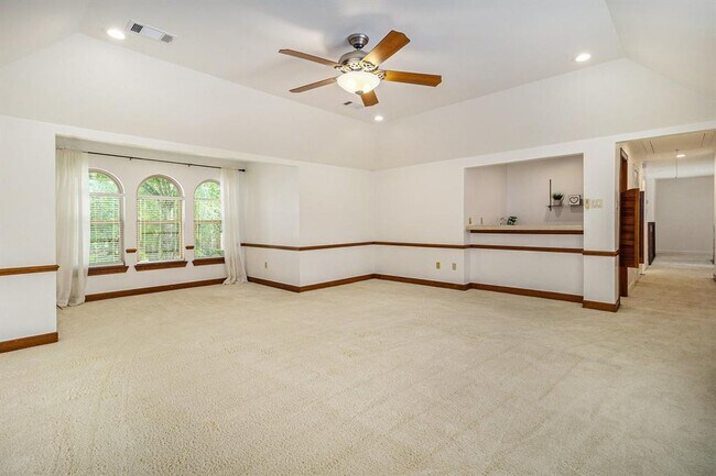 Building Photo - 8007 Vintage Creek Dr