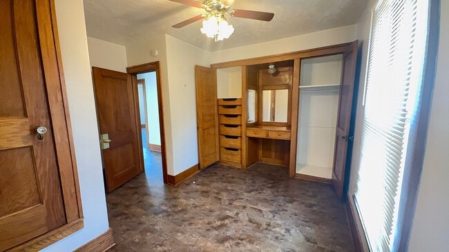 Building Photo - 3+ bedroom, 2 bath in south Lincoln