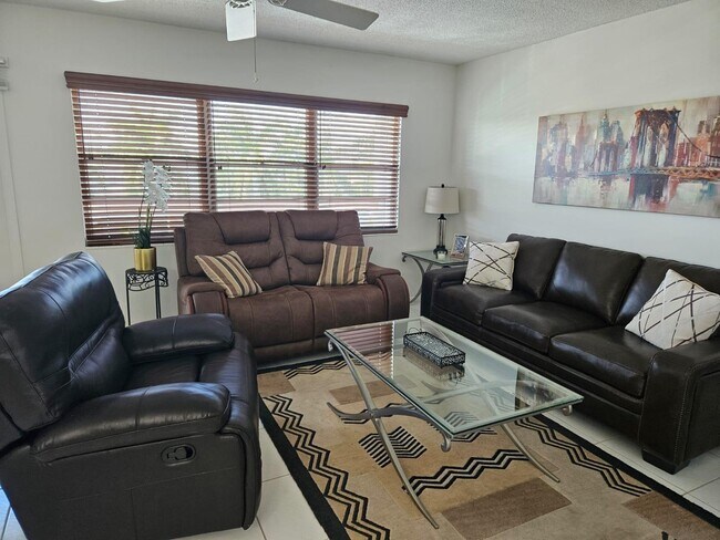 Building Photo - 4014 Cornwall Dr