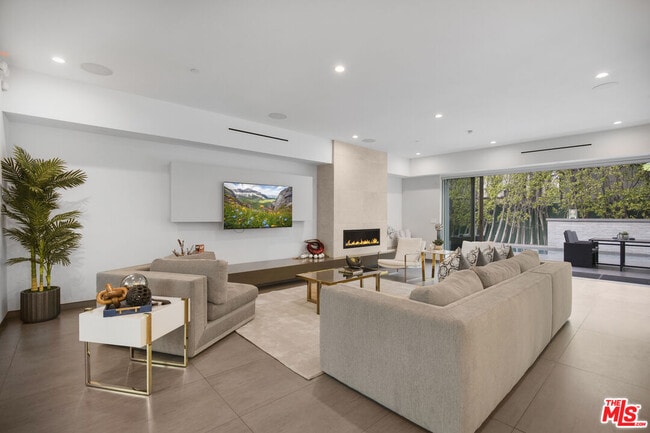 Building Photo - 6379 Colgate Ave