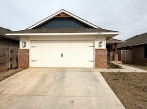 Building Photo - 4612 Prominence Dr
