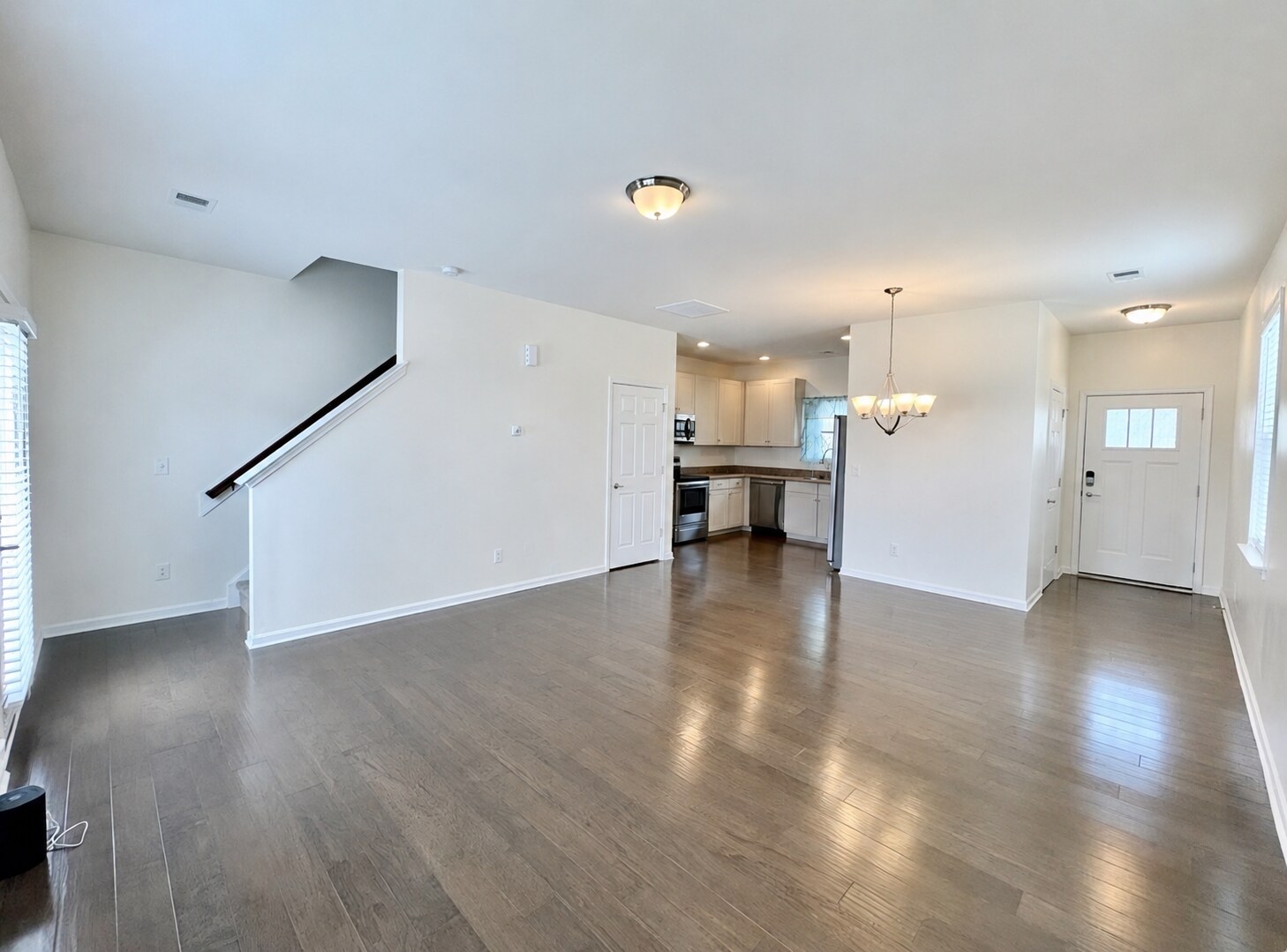 Building Photo - 351 Cardwell Ln