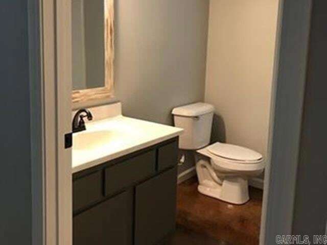 Building Photo - 1 Lark Pl