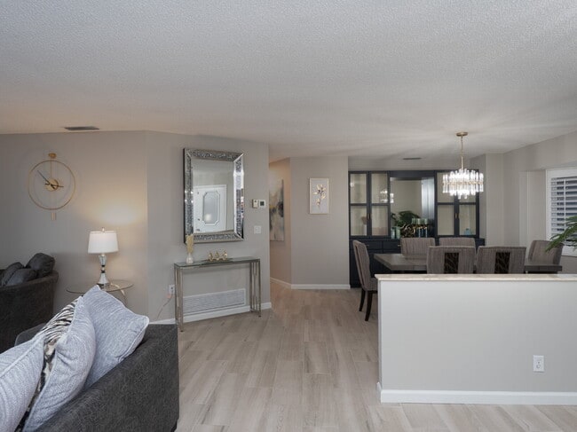 Building Photo - Turkey Furnished 3 Bed Pool Home in Venice