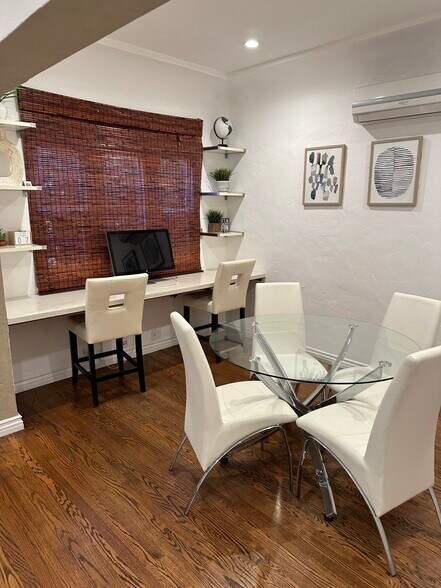 Building Photo - 1416 S Crest Dr