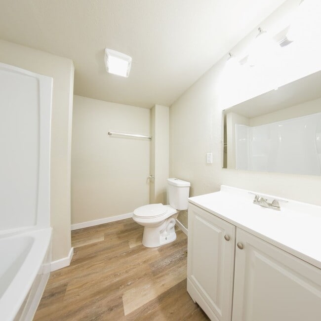 Building Photo - 2 Bedroom with Bonus Room Near Fairgrounds