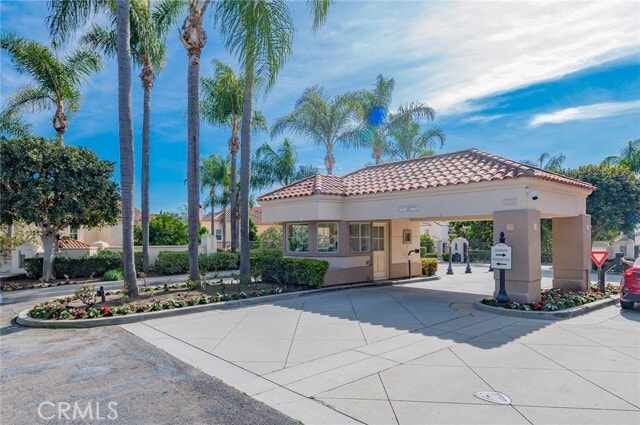 Building Photo - 52 Siena