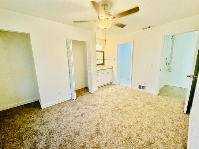 Building Photo - 138 McNeela Dr