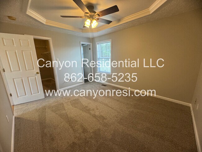 Building Photo - 815 Turkey Ridge Dr