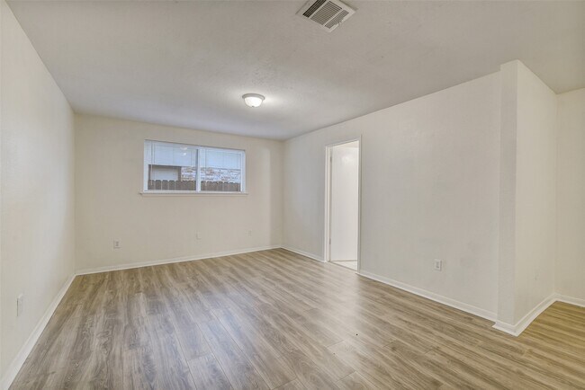 Building Photo - 19334 Wood Village Ln