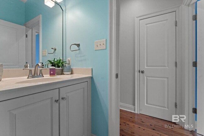 Building Photo - 25911 Tealwood Dr