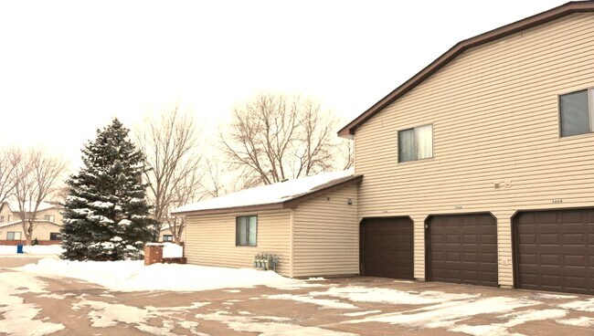 Building Photo - 5655 Brandlwood Ct