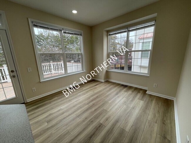 Building Photo - 22525 Maison Carree Square