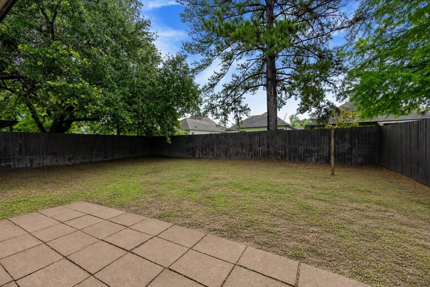 Building Photo - 10425 Grace Ln