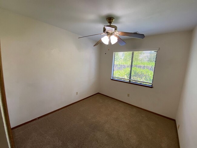 Building Photo - 1348 E Ferguson Ct