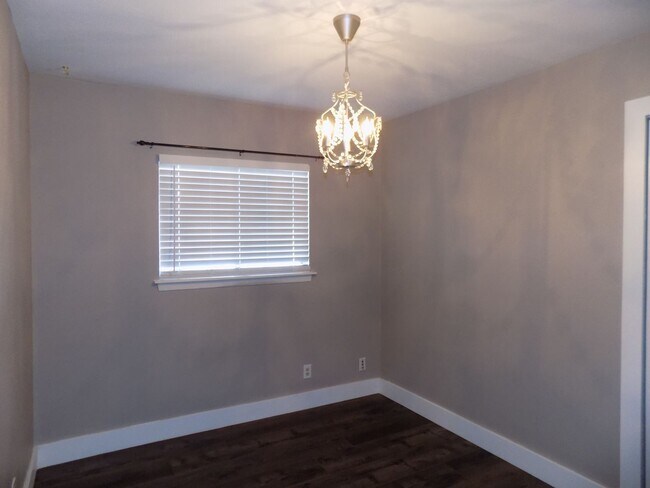 Building Photo - 14139 Swallow Dr