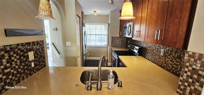 Building Photo - 14273 SW 121st Pl