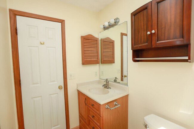 Building Photo - 200 Arabian Cir