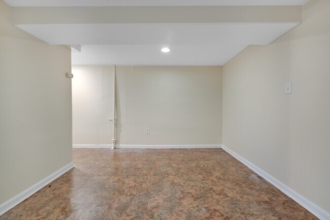 Building Photo - 618 Columbia Rd NW