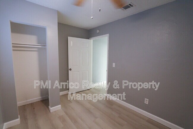 Building Photo - 1810 E 143rd Ave