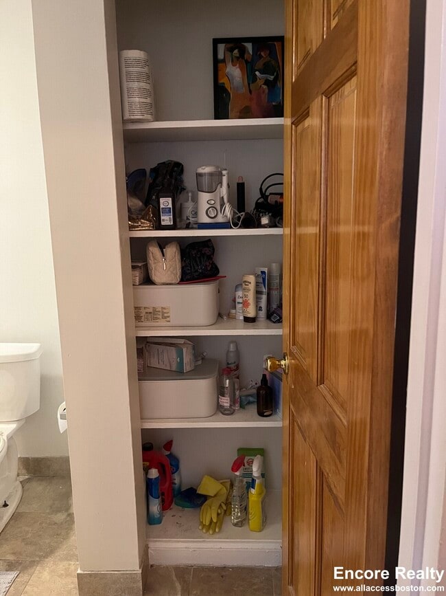 Building Photo - 67 Chiswick Rd