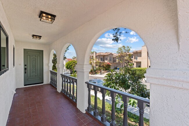 Building Photo - 6801 El Fuerte St